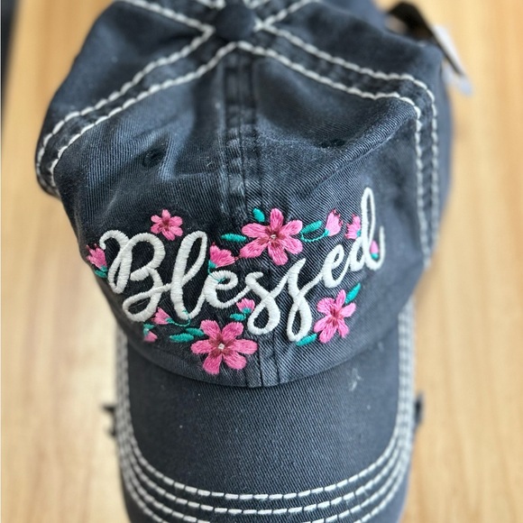 Vintage Embroidered “Blessed” Hat - New with Tags - K Ethos Brand - Picture 4 of 9
